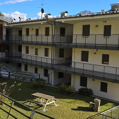 Dimora Alpina Dolomiti Cadore Apartment *